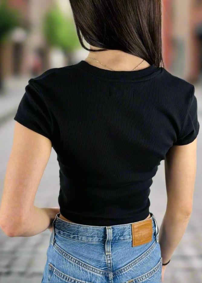 Cropped Ribbed Black Tee