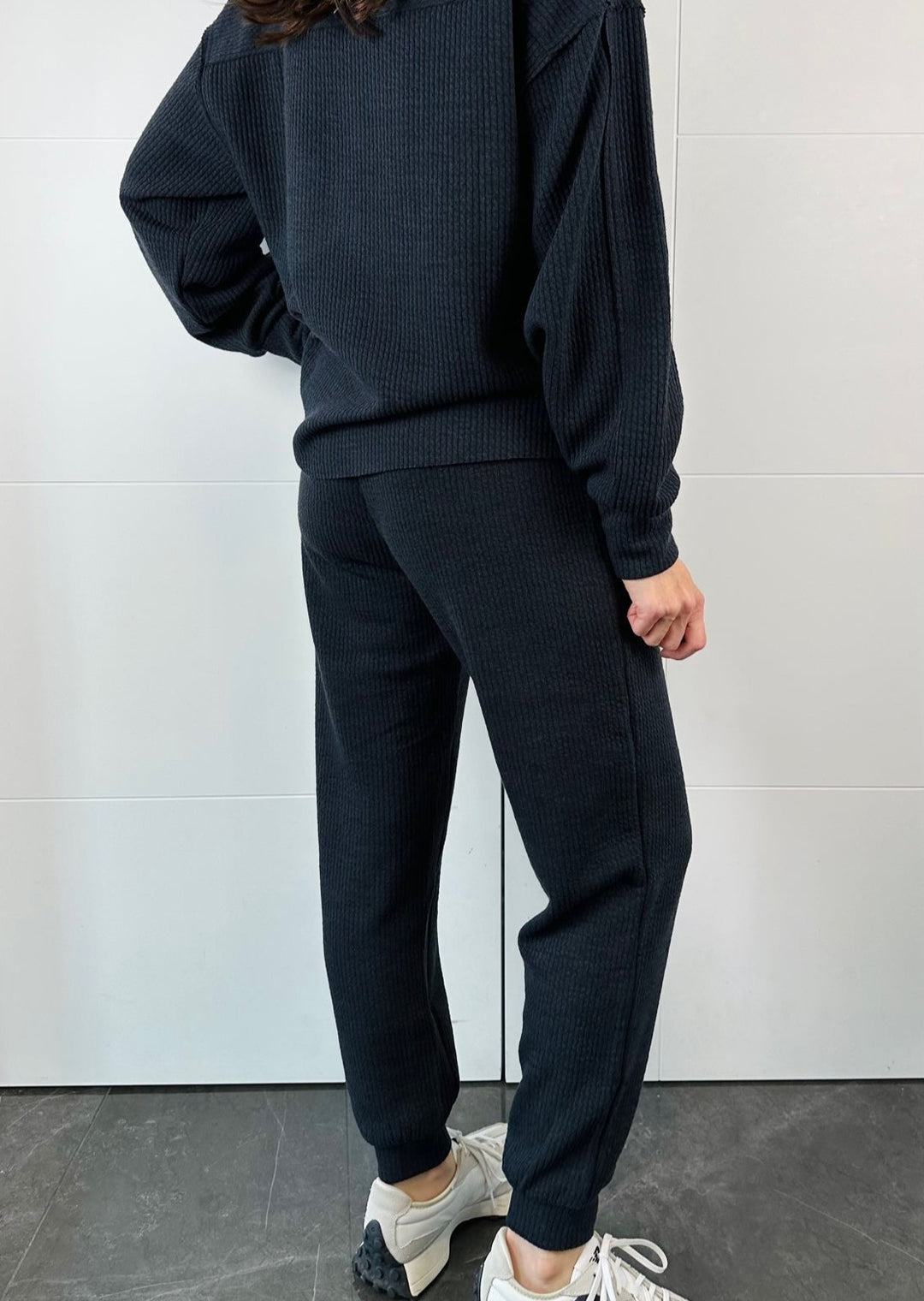 ESSENTIAL BLACK JOGGER PANT