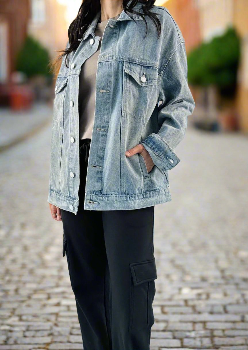 OVERSIZED DENIM BOYFRIEND JACKET