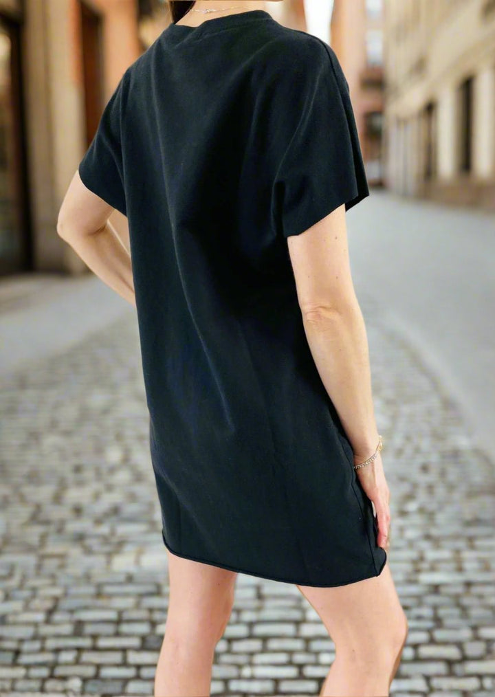 FRONT POCKET BLACK JERSEY MINI DRESS