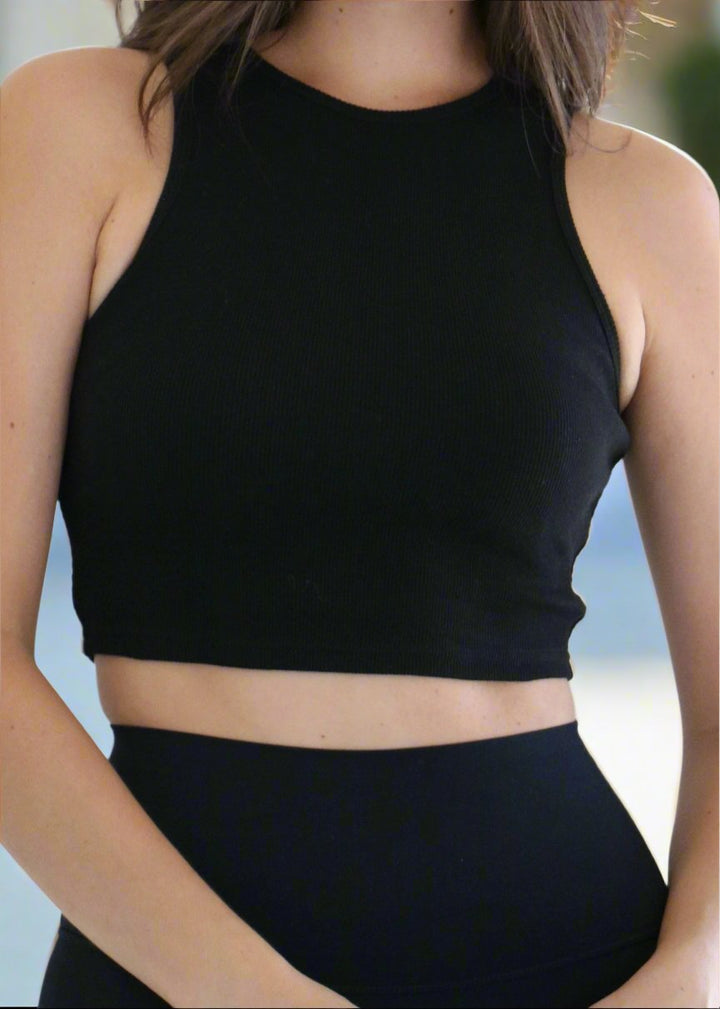 RIBBED BLACK CROP TANK